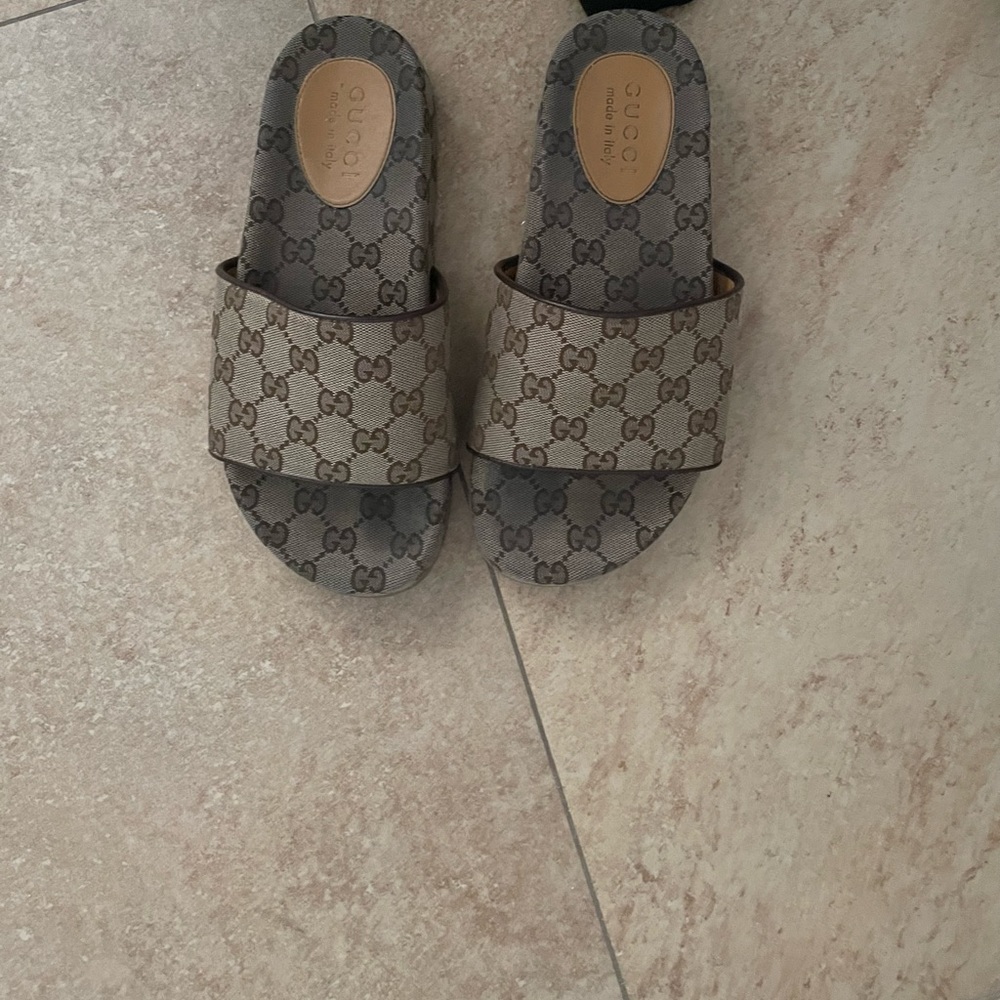Used no box AUTHENTIC